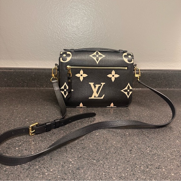 Louis Vuitton Empreinte Pochette Metis Giant Monogram Black - Picture 8 of 16